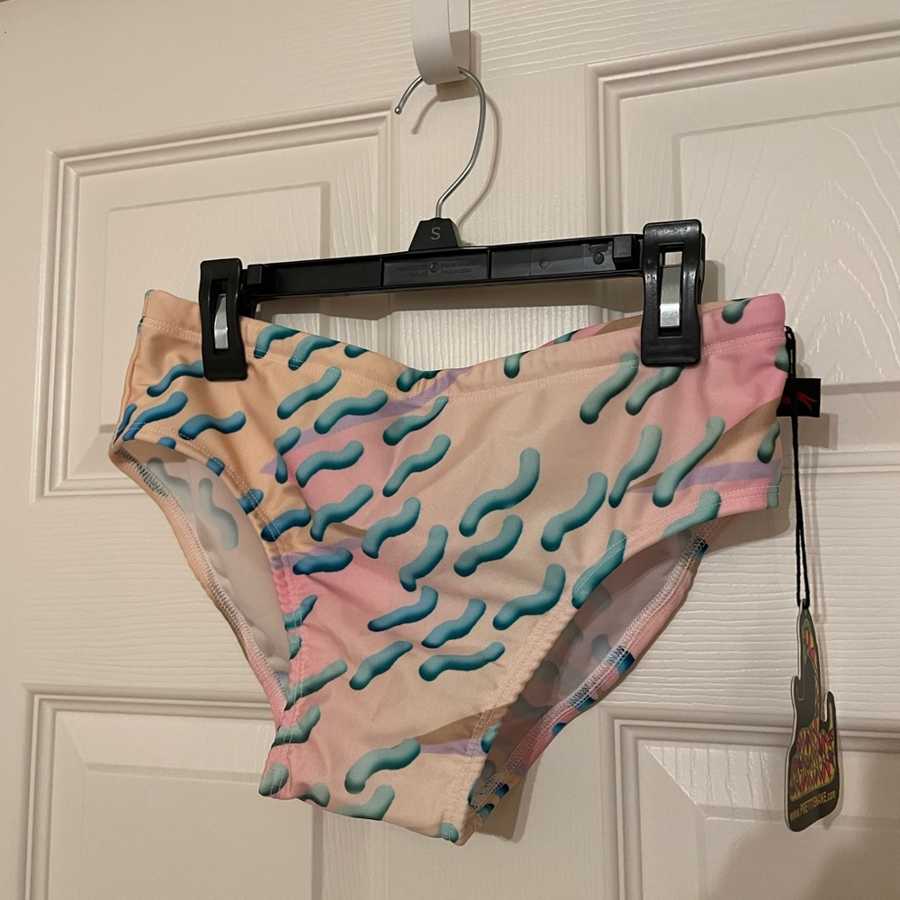 Rare- Pretty Snake brand Men’s Swim Brief Squiggle - Small. New